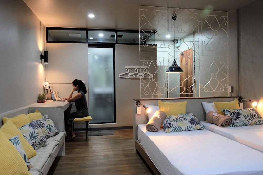 Cloudy Hostel Bangkok Bagian luar foto