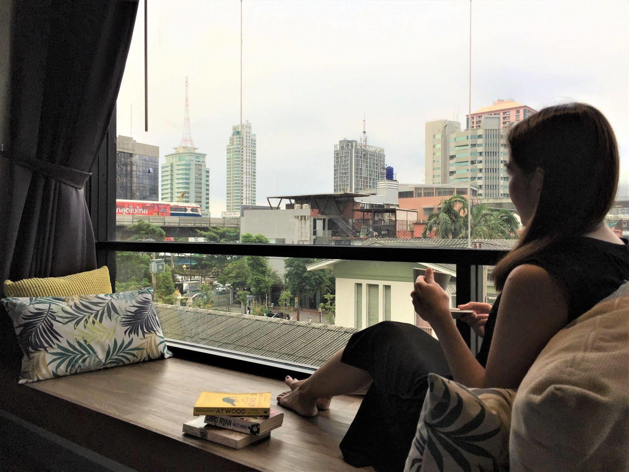 Cloudy Hostel Bangkok Bagian luar foto
