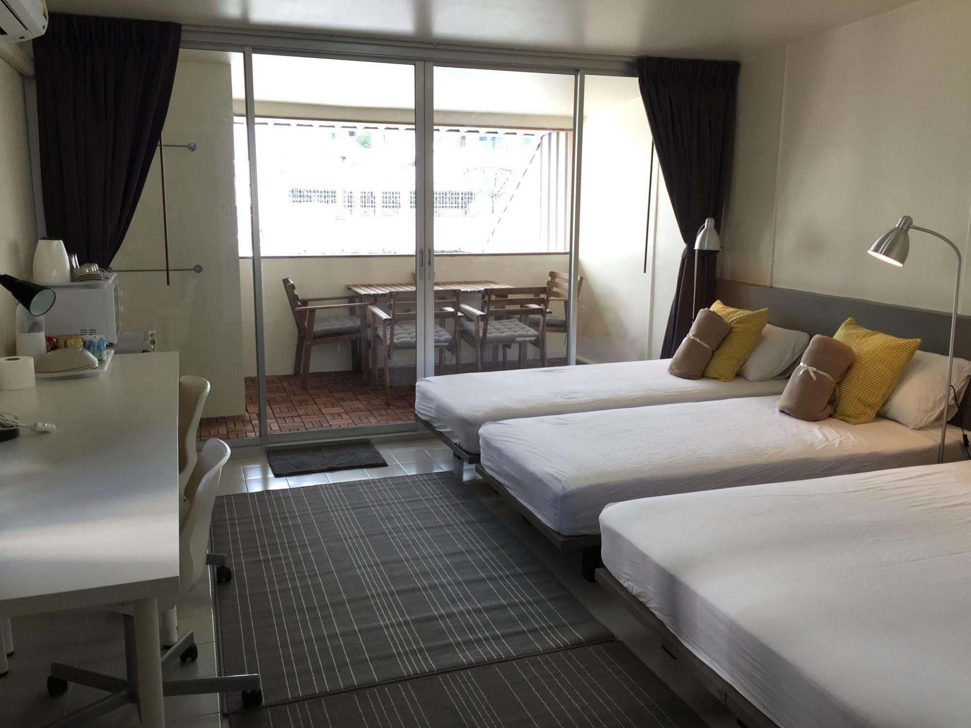 Cloudy Hostel Bangkok Bagian luar foto